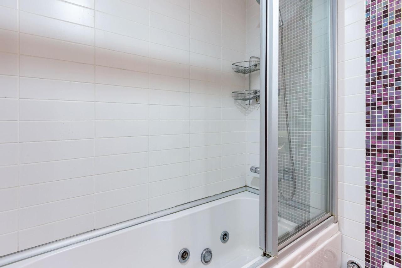 Flat With Excellent Location In Tesvikiye, Sisli Appartement Istanboel Buitenkant foto